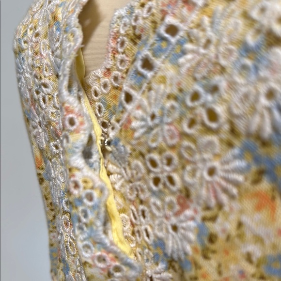 AE - Medium - Floral Lace Trim Mini Dress - Picture 6 of 10